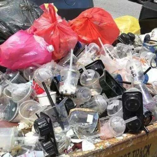 تشهد صناعة النفايات البلاستيكية في العديد من البلدان حالة من الاضطراب العام المقبل